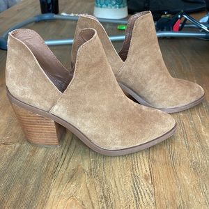 Steve Madden Suede booties